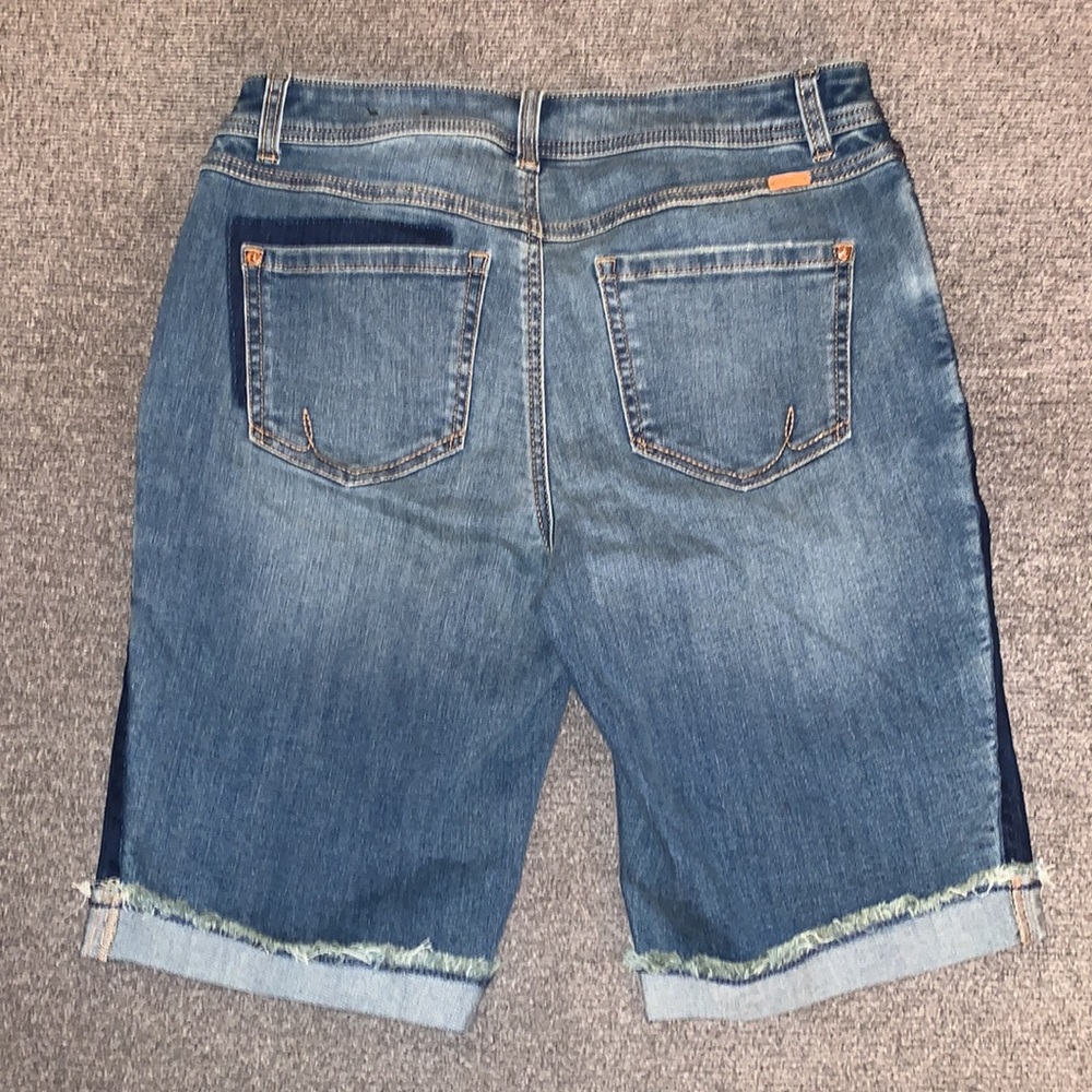 INC Shorts - Picture 2 of 7